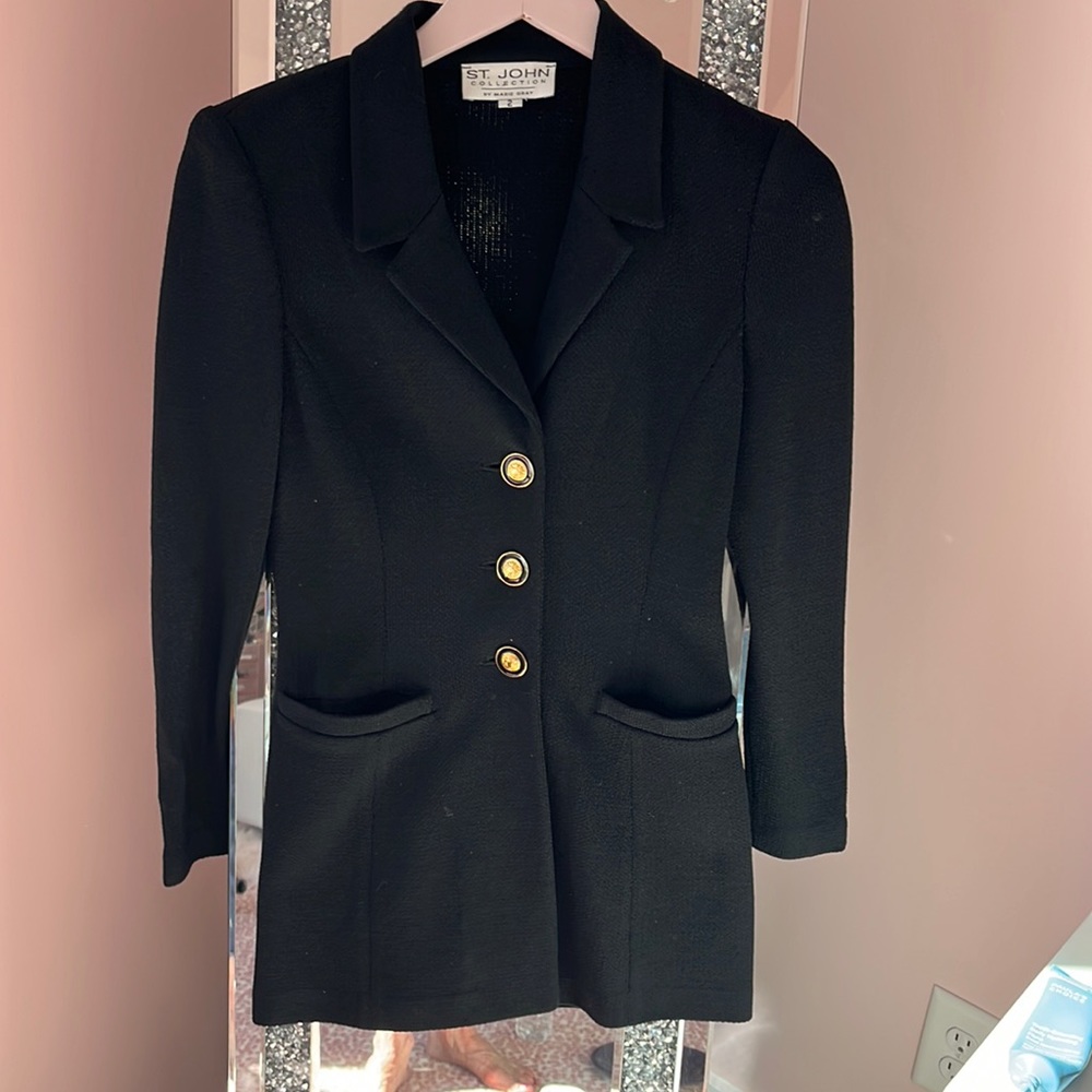 St .John Black knit unlined blazer size 2